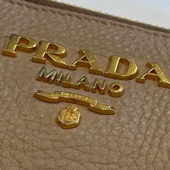 Prada Vitello Dino Crossbody Bag with two straps - Picture 6 of 11